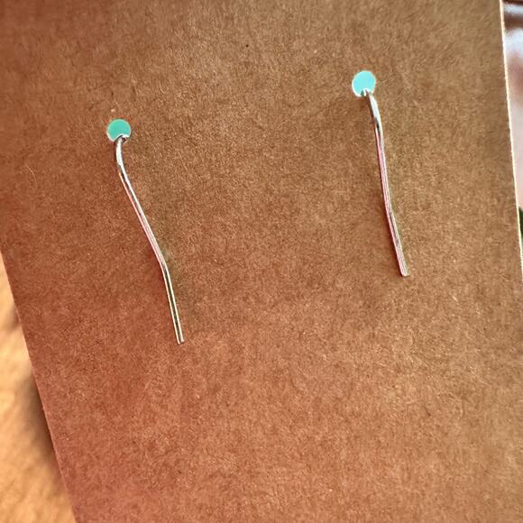 BOGO FREE GOLD CREAM ENABLED TRIANGLE EARRINGS - Picture 5 of 5